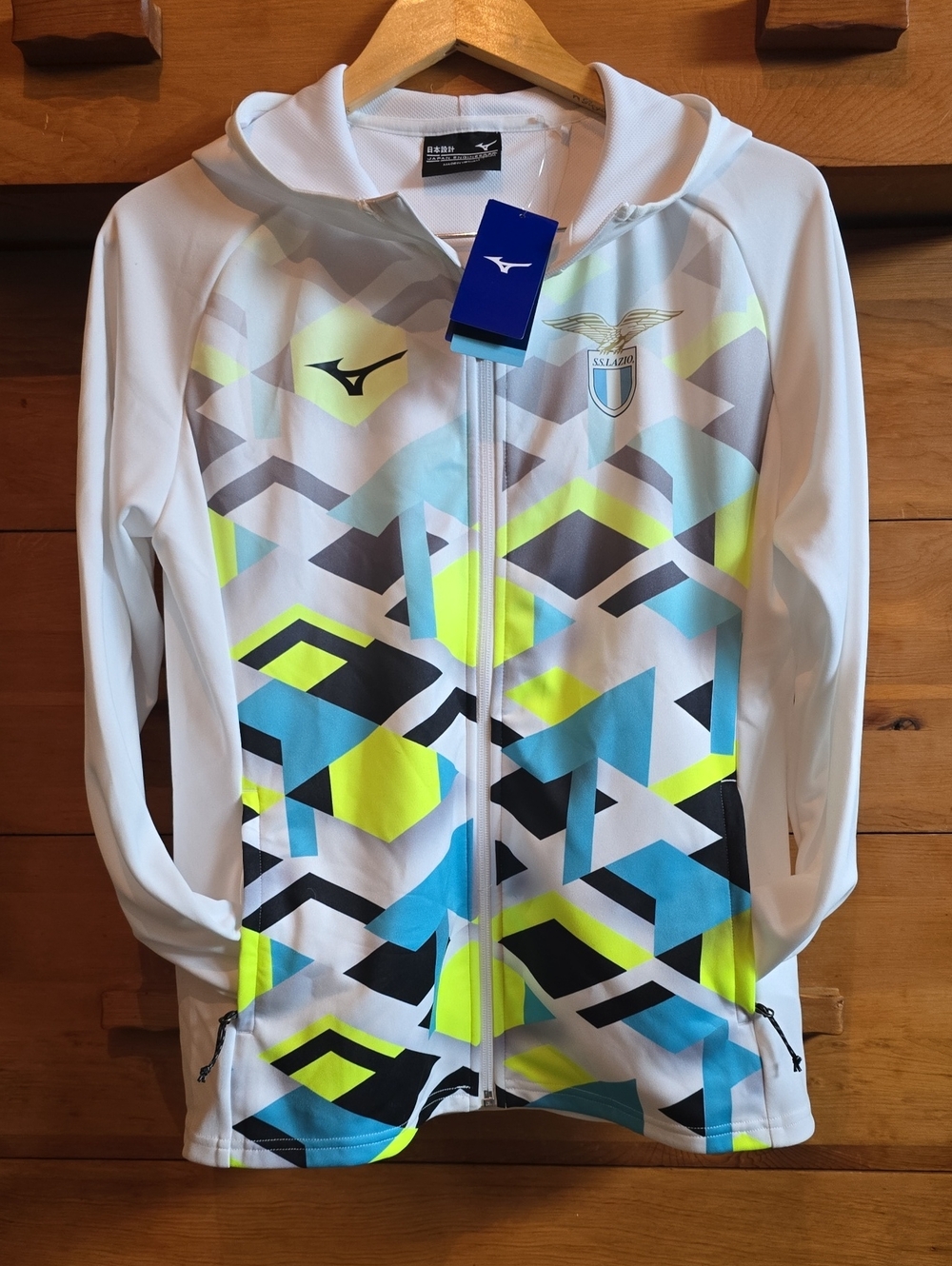 Mizuno Hooded Walk Out Jacket Lazlo W in White, Medium